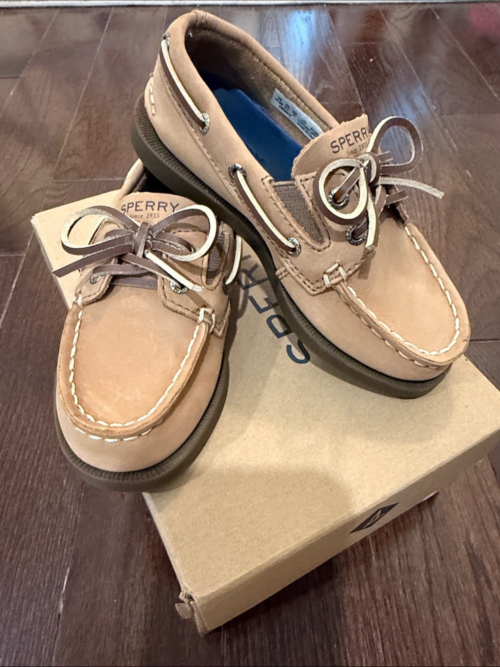 Sperry Kids Tan Sahara Leather Boat Shoes 10.5 Little Kids